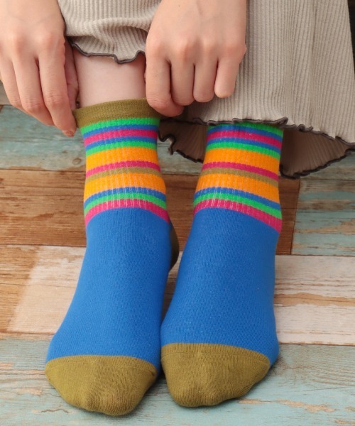 チチカカ（チチカカ）の「リブボーダーソックス 23-25cm（ソックス/靴下・レディース・オフホワイト/ブルー/イエロー・FREE）」の2枚目の写真