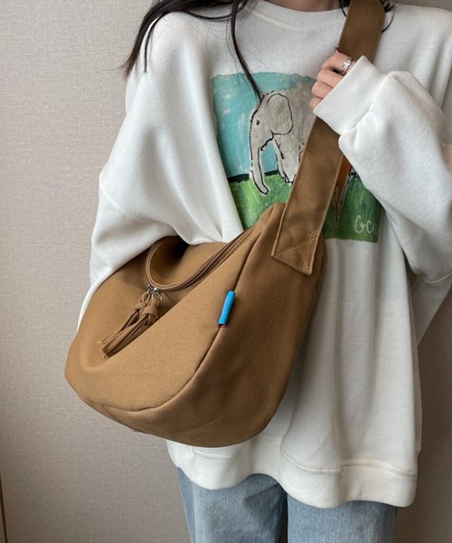 FUNALIVE（ファンアライブ）の「キャンバスダブルファスナー使いショルダーバッグ：ミディアムサイズ（ショルダーバッグ・レディース・ブルー/ブラック/ピンク/ベージュ/グリーン/ブラウン系その他・FREE）」の3枚目の写真