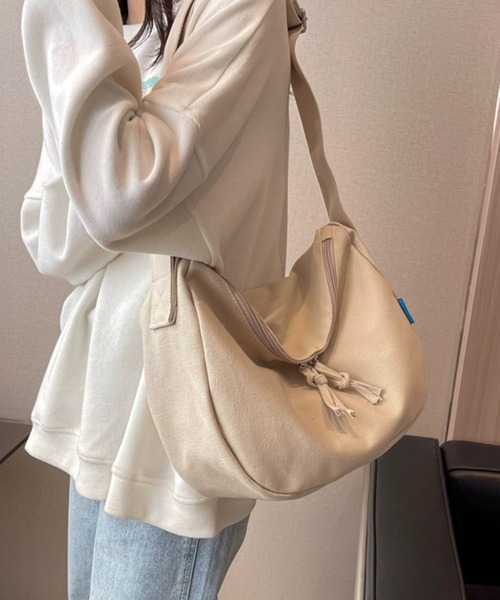 FUNALIVE（ファンアライブ）の「キャンバスダブルファスナー使いショルダーバッグ：ミディアムサイズ（ショルダーバッグ・レディース・ブルー/ブラック/ピンク/ベージュ/グリーン/ブラウン系その他・FREE）」の11枚目の写真