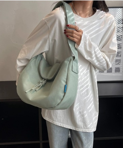 FUNALIVE（ファンアライブ）の「キャンバスダブルファスナー使いショルダーバッグ：ミディアムサイズ（ショルダーバッグ・レディース・ブルー/ブラック/ピンク/ベージュ/グリーン/ブラウン系その他・FREE）」の14枚目の写真