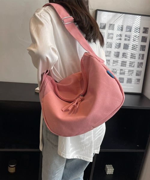 FUNALIVE（ファンアライブ）の「キャンバスダブルファスナー使いショルダーバッグ：ミディアムサイズ（ショルダーバッグ・レディース・ブルー/ブラック/ピンク/ベージュ/グリーン/ブラウン系その他・FREE）」の17枚目の写真