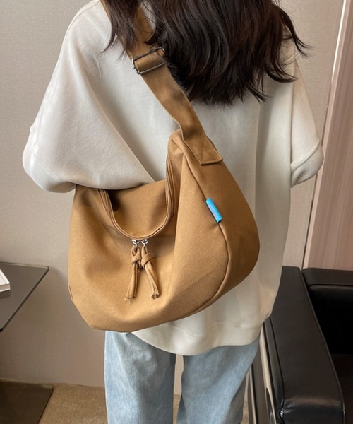 FUNALIVE（ファンアライブ）の「キャンバスダブルファスナー使いショルダーバッグ：ミディアムサイズ（ショルダーバッグ・レディース・ブルー/ブラック/ピンク/ベージュ/グリーン/ブラウン系その他・FREE）」の20枚目の写真