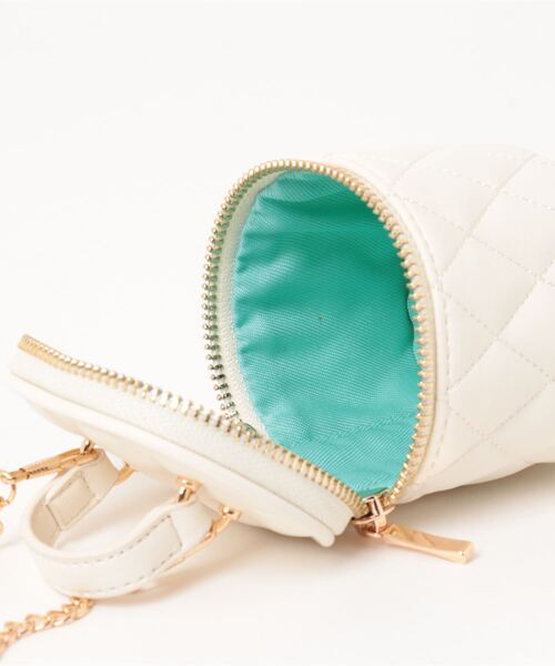 COOCO(クーコ)の「フェイクレザーキルティングマイクロミニバニティチャームショルダーBAG(ショルダーバッグ・レディース・ブラック/サックスブルー/オフホワイト/ピンク・9)」の11枚目の写真