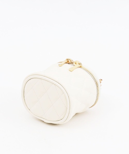 COOCO(クーコ)の「フェイクレザーキルティングマイクロミニバニティチャームショルダーBAG(ショルダーバッグ・レディース・ブラック/サックスブルー/オフホワイト/ピンク・9)」の8枚目の写真