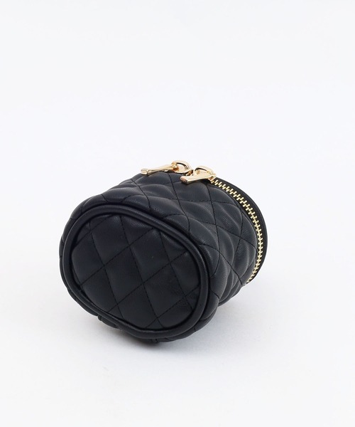 COOCO(クーコ)の「フェイクレザーキルティングマイクロミニバニティチャームショルダーBAG(ショルダーバッグ・レディース・ブラック/サックスブルー/オフホワイト/ピンク・9)」の14枚目の写真
