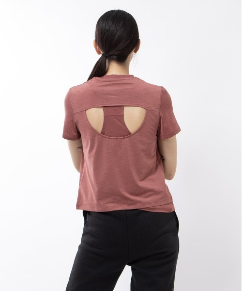 Reebok(リーボック)の「アスレチック Tシャツ / AC ATHLETIC TEE(Tシャツ/カットソー・レディース・ローズ/ブラック/ライトブルー・LARGE/MEDIUM/SMALL/X-LARGE/X-SMALL)」の1枚目の写真