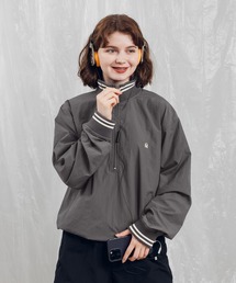 ハーフジップナイロントップス