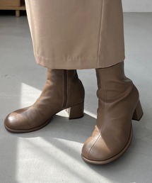 CAPRICIEUX LE'MAGE（カプリシューレマージュ）の「ラウンドショートブーツ（ブーツ）」