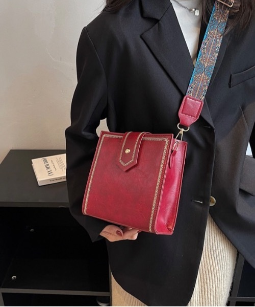 Burner（バーナー）の「【OKUOKU Recommend Select】ワイドショルダーベルト　スクエアショルダーバッグ　oku-bag-693660726183-15 Y（ショルダーバッグ・レディース・ブラック/ブラウン/ダークブラウン/ワイン・FREE）」の4枚目の写真