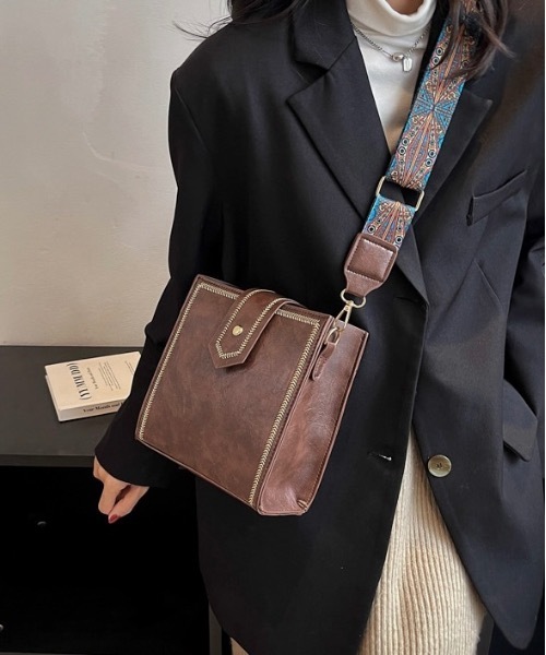 Burner（バーナー）の「【OKUOKU Recommend Select】ワイドショルダーベルト　スクエアショルダーバッグ　oku-bag-693660726183-15 Y（ショルダーバッグ・レディース・ブラック/ブラウン/ダークブラウン/ワイン・FREE）」の12枚目の写真