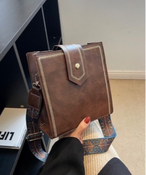 Burner（バーナー）の「【OKUOKU Recommend Select】ワイドショルダーベルト　スクエアショルダーバッグ　oku-bag-693660726183-15 Y（ショルダーバッグ・レディース・ブラック/ブラウン/ダークブラウン/ワイン・FREE）」の16枚目の写真