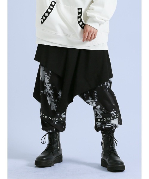 semantic design（セマンティックデザイン）の「セマンティックデザイン×PSYCHONATION スカート脱着 サルエルパンツ（その他パンツ・メンズ・ブラック/レッド/ホワイト×ブラック・LARGE/MEDIUM）」の2枚目の写真