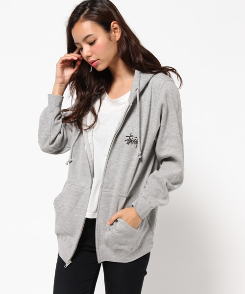 Stussy Women（ステューシーウィメン）の「Basic Logo（パーカー・レディース・ブラック/ホワイト/ヘザ－グレー・SMALL/MEDIUM）」の3枚目の写真