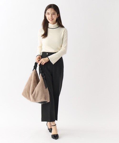 index（インデックス）の「◆≪S-LLsize≫ バイカラータートルネック フレアスリーブニット【洗濯機洗い可】（ニット/セーター・レディース・ダークブラウン系4/ブラック系4/ホワイト系7・40/38/36/42）」の4枚目の写真