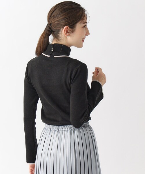 index（インデックス）の「◆≪S-LLsize≫ バイカラータートルネック フレアスリーブニット【洗濯機洗い可】（ニット/セーター・レディース・ダークブラウン系4/ブラック系4/ホワイト系7・40/38/36/42）」の8枚目の写真