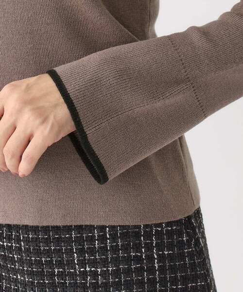 index（インデックス）の「◆≪S-LLsize≫ バイカラータートルネック フレアスリーブニット【洗濯機洗い可】（ニット/セーター・レディース・ダークブラウン系4/ブラック系4/ホワイト系7・40/38/36/42）」の17枚目の写真