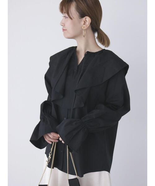 Lugnoncure（ルノンキュール）の「襟フリル前開きブラウス（シャツ/ブラウス・レディース・ブラック/オフホワイト/ブルー・F）」の4枚目の写真