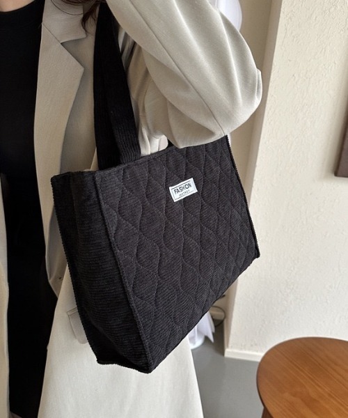wears(ウェアーズ)の「【A4収納可】コーデュロイトートバッグ(トートバッグ・レディース・ホワイト/ブラック/ベージュ・FREE)」の12枚目の写真