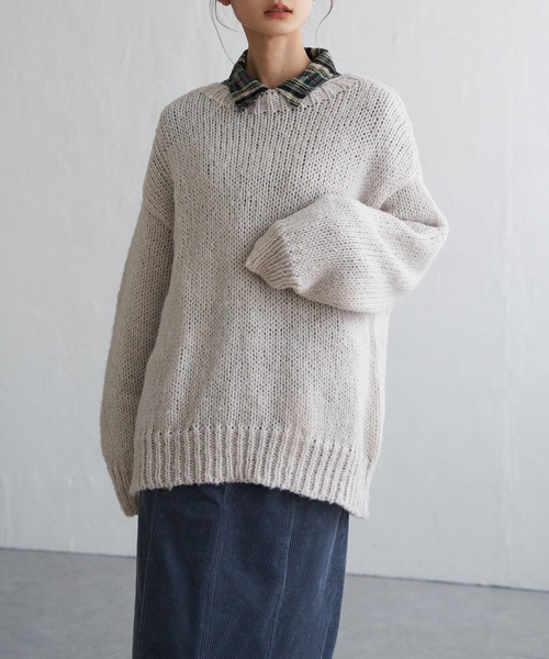 LBC（エルビーシー）の「モヘヤタッチオーバサイズニット（ニット/セーター・レディース・オフホワイト/ブルー/ピンク・M）」の5枚目の写真