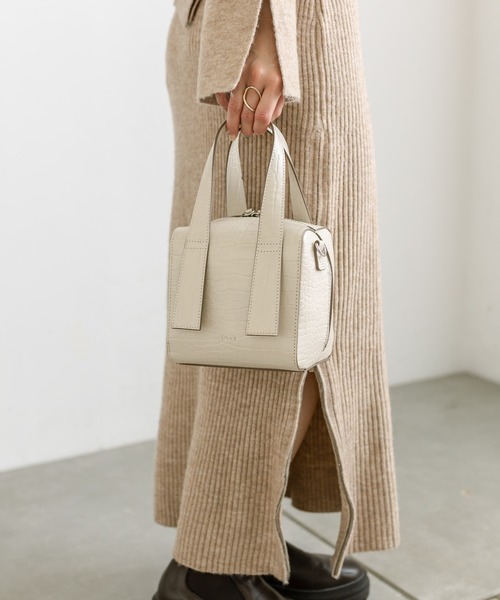 loti（ロティ）の「loti クロコボックスボストンBAG（ボストンバッグ・レディース・ベージュ/ブラック/ブラウン・ONE SIZE）」の8枚目の写真