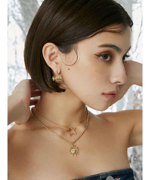 EVRIS（エヴリス）の「STAR MOTIF2連ネックレス（ネックレス・レディース・ゴールド/シルバー・FREE）」の3枚目の写真