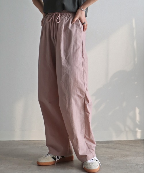 COURO(コウロ)の「ナイロンカーブパンツ(その他パンツ・レディース・カーキ/ブラック/チャコールグレー/ピンク/ホワイト・M)」の5枚目の写真