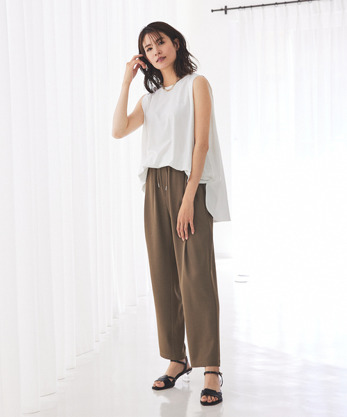 abahouse mavie（アバハウスマヴィ）の「【ノースリーブ】タックロングタンク（Tシャツ/カットソー・レディース・ホワイト/チャコールグレー/ブラック/サックスブルー/レッド系その他・フリー）」の6枚目の写真