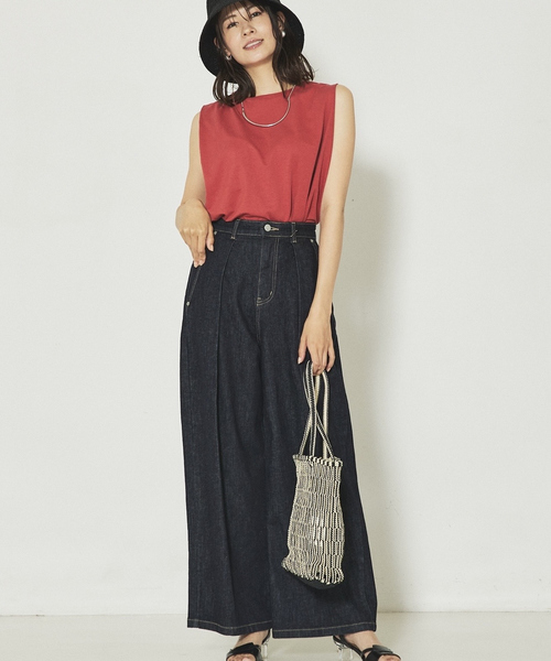 abahouse mavie（アバハウスマヴィ）の「【ノースリーブ】タックロングタンク（Tシャツ/カットソー・レディース・ホワイト/チャコールグレー/ブラック/サックスブルー/レッド系その他・フリー）」の14枚目の写真