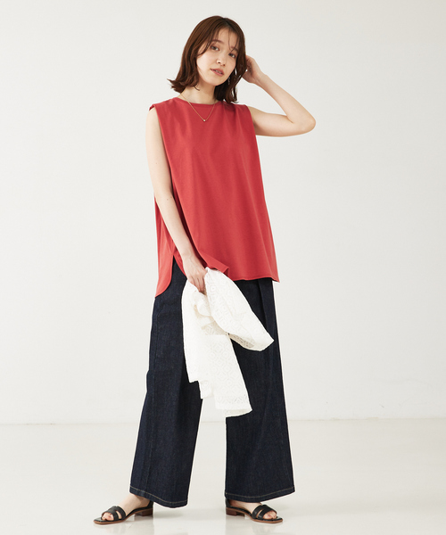 abahouse mavie（アバハウスマヴィ）の「【ノースリーブ】タックロングタンク（Tシャツ/カットソー・レディース・ホワイト/チャコールグレー/ブラック/サックスブルー/レッド系その他・フリー）」の15枚目の写真