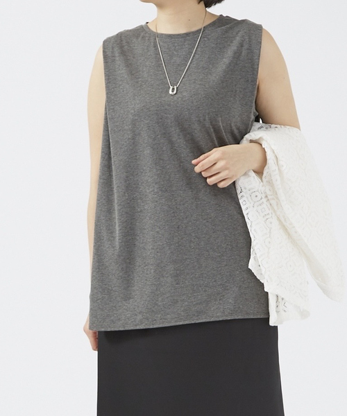 abahouse mavie（アバハウスマヴィ）の「【ノースリーブ】タックロングタンク（Tシャツ/カットソー・レディース・ホワイト/チャコールグレー/ブラック/サックスブルー/レッド系その他・フリー）」の19枚目の写真