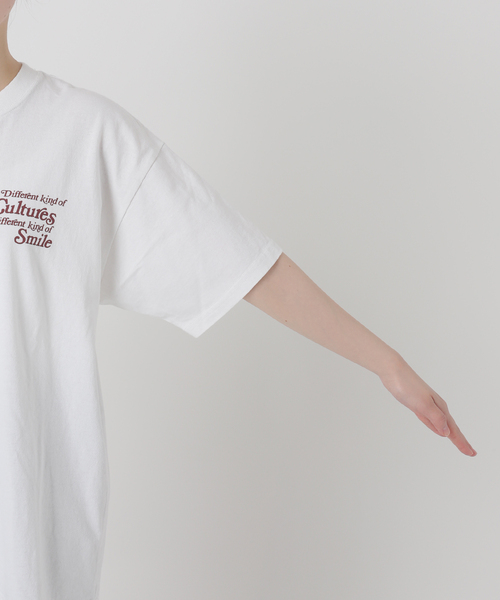 Russell Athletic（ラッセルアスレティック）の「【RUSSELL ATHLETIC/ラッセル・アスレティック】別注 print T-sh（Tシャツ/カットソー・レディース・ホワイト/ブラック系その他・FREE）」の5枚目の写真