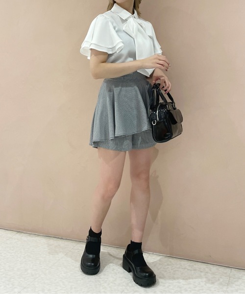 abc une face（アーベーセーアンフェイス）の「ラップフレアスカート