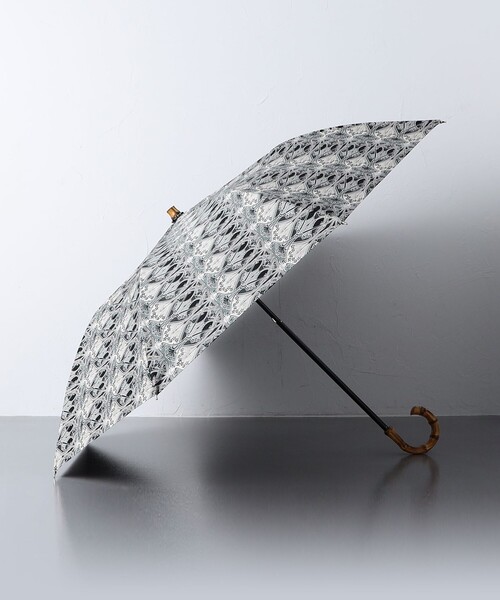 BLUELANE（ブルーレーン）の「＜BLUELANE＞プリント 晴雨兼用 折りたたみ傘（折りたたみ傘・レディース・ブラック/コバルトブルー・FREE）」の2枚目の写真