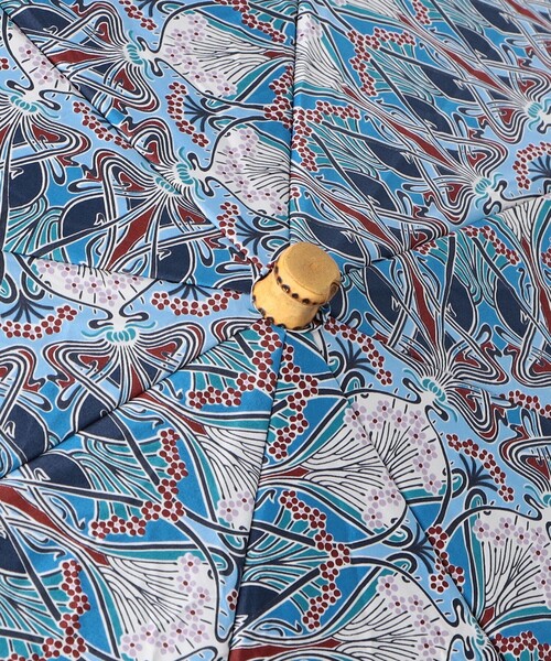 BLUELANE（ブルーレーン）の「＜BLUELANE＞プリント 晴雨兼用 折りたたみ傘（折りたたみ傘・レディース・ブラック/コバルトブルー・FREE）」の7枚目の写真