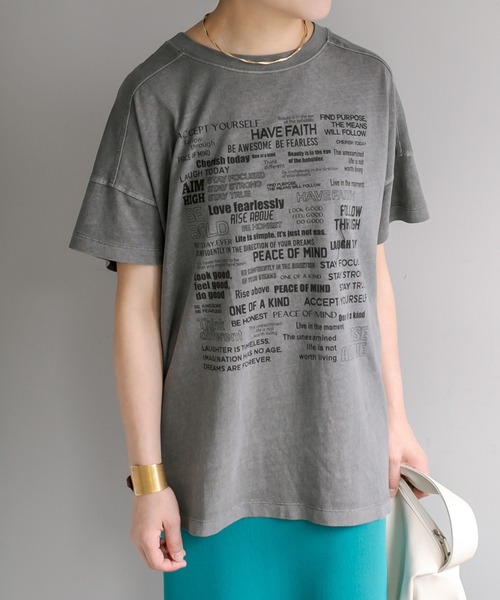 PUAL CE CIN(ピュアルセシン)の「2WAYマルチロゴプリントTシャツ(Tシャツ/カットソー・レディース・グレー/オフホワイト/イエロー・FREE)」の1枚目の写真