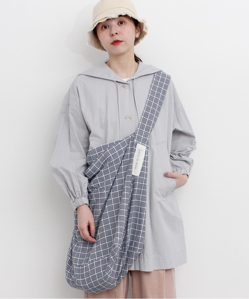 l'atelier du savon（アトリエドサボン）の「2wayでかバッグ（ショルダーバッグ・レディース・ブルー/ブラック/オレンジ/イエロー・FREE）」の3枚目の写真