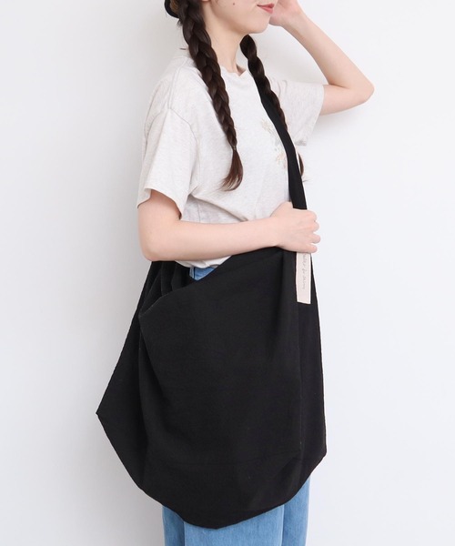 l'atelier du savon（アトリエドサボン）の「2wayでかバッグ（ショルダーバッグ・レディース・ブルー/ブラック/オレンジ/イエロー・FREE）」の6枚目の写真