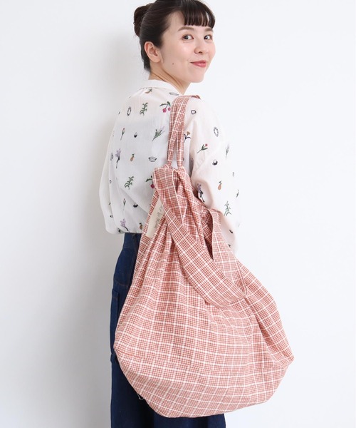 l'atelier du savon（アトリエドサボン）の「2wayでかバッグ（ショルダーバッグ・レディース・ブルー/ブラック/オレンジ/イエロー・FREE）」の11枚目の写真