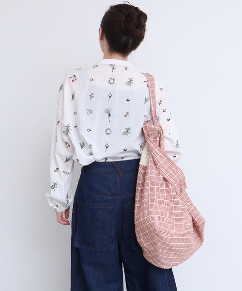 l'atelier du savon（アトリエドサボン）の「2wayでかバッグ（ショルダーバッグ・レディース・ブルー/ブラック/オレンジ/イエロー・FREE）」の12枚目の写真