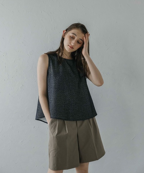 MINERTE(ミネルテ)の「【MINERTE】nuance touch back slit blouse / バックスリットノースリーブブラウス / セットアップ可能(シャツ/ブラウス・レディース・ベージュ/アイボリー/ブラック・FREE)」の2枚目の写真