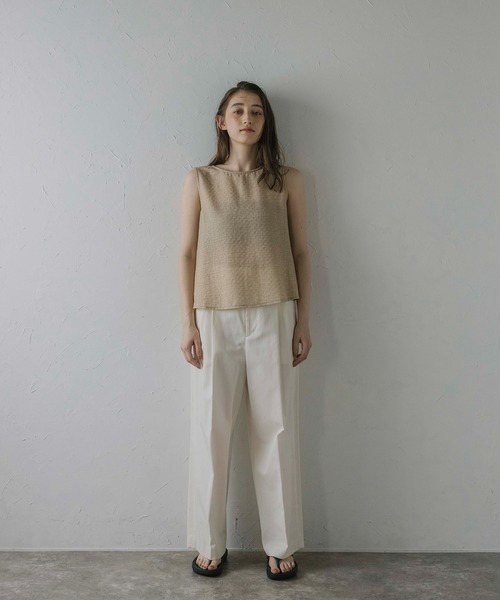 MINERTE(ミネルテ)の「【MINERTE】nuance touch back slit blouse / バックスリットノースリーブブラウス / セットアップ可能(シャツ/ブラウス・レディース・ベージュ/アイボリー/ブラック・FREE)」の22枚目の写真
