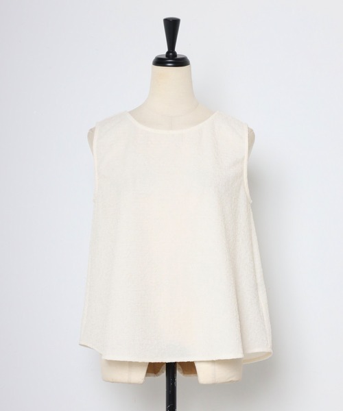MINERTE(ミネルテ)の「【MINERTE】nuance touch back slit blouse / バックスリットノースリーブブラウス / セットアップ可能(シャツ/ブラウス・レディース・ベージュ/アイボリー/ブラック・FREE)」の6枚目の写真