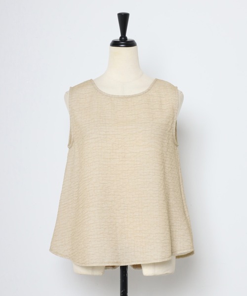 MINERTE(ミネルテ)の「【MINERTE】nuance touch back slit blouse / バックスリットノースリーブブラウス / セットアップ可能(シャツ/ブラウス・レディース・ベージュ/アイボリー/ブラック・FREE)」の4枚目の写真