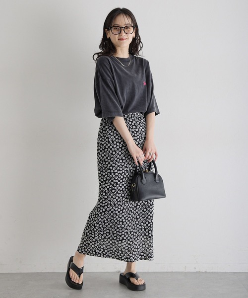 RAGEBLUE（レイジブルー）の「ワンポイント刺繍/ピグメントBIGTシャツ（Tシャツ/カットソー・レディース・グレイッシュベージュ/ブラック/レッド・FREE）」の21枚目の写真