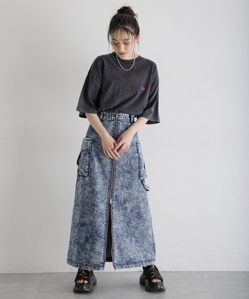 RAGEBLUE（レイジブルー）の「ワンポイント刺繍/ピグメントBIGTシャツ（Tシャツ/カットソー・レディース・グレイッシュベージュ/ブラック/レッド・FREE）」の14枚目の写真