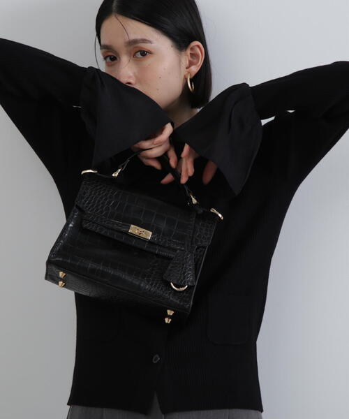 N.(N. Natural Beauty Basic)(エヌエヌナチュラルビューティーベーシック)の「◆ベルトデザイン型押しショルダーバッグ(ショルダーバッグ・レディース・ブラック/ブラウン・フリ-)」の4枚目の写真