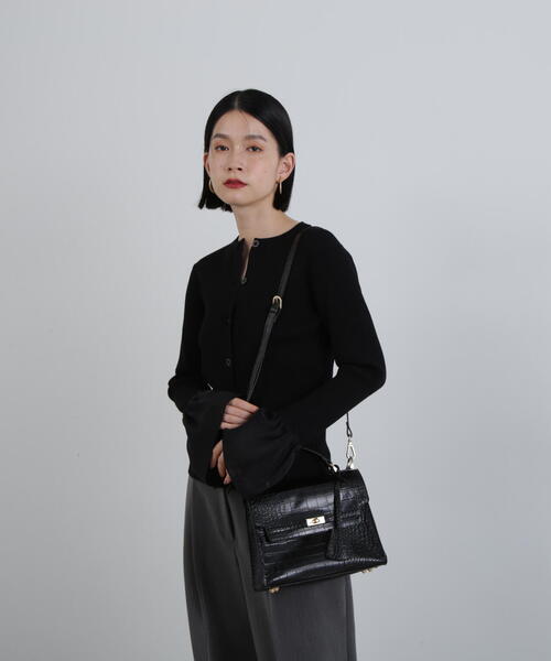 N.(N. Natural Beauty Basic)(エヌエヌナチュラルビューティーベーシック)の「◆ベルトデザイン型押しショルダーバッグ(ショルダーバッグ・レディース・ブラック/ブラウン・フリ-)」の6枚目の写真