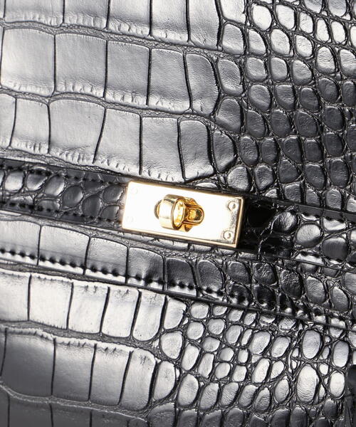 N.(N. Natural Beauty Basic)(エヌエヌナチュラルビューティーベーシック)の「◆ベルトデザイン型押しショルダーバッグ(ショルダーバッグ・レディース・ブラック/ブラウン・フリ-)」の11枚目の写真