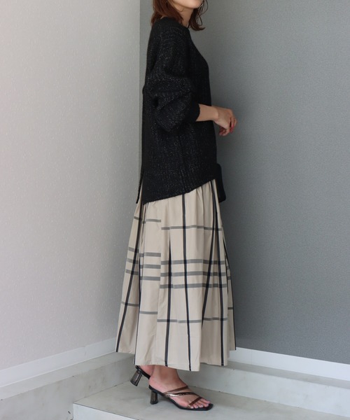 libelle more（リベル モア）の「《洗える》細チェック柄ロングフレア―スカート（スカート・レディース・グレイッシュベージュ/ネイビー・M/L）」の9枚目の写真