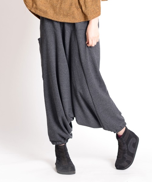 MARAI（マーライ）の「エスニック柄 裏起毛サルエルスウェットパンツ（スウェットパンツ・レディース・ネイビー/ブラック系その他/ブルー/チャコールグレー/ブラック系その他2/ブラック/ブラック×パープル/ブラック×ベージュ/ライトグレー/ブラウン/レッド/カーキ・105cm/100cm）」の7枚目の写真